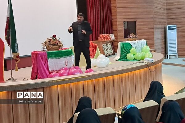 برگزاری کارگاه آموزشی ارتباط  با دانش‌آموزان  ویژه مربیان پرورشی در آموزش و پرورش رودهن