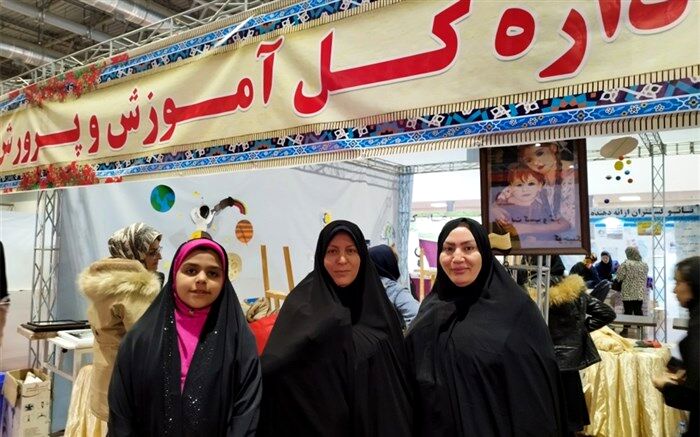 ارائه خدمات مشاوره‌ای درنمایشگاه مادر، نوزاد، کودک و نوجوان در نمایشگاه بین‌المللی اصفهان/ فیلم