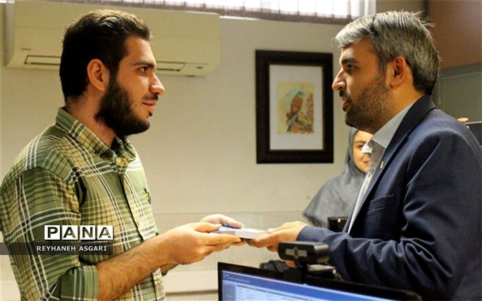 دیدار مدیرکل آموزش و پرورش شهرستان‌های تهران با جوان‌ترین‌ کارمندان آموزش و پرورش این استان