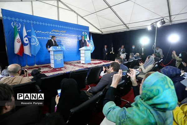 کنفرانس مطبوعاتی مشترک رئیس سازمان انرژی اتمی ایران و مدیرکل آژانس بین‌المللی انرژی اتمی