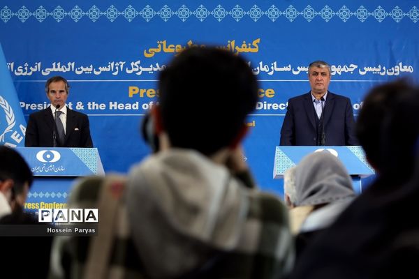 کنفرانس مطبوعاتی مشترک رئیس سازمان انرژی اتمی ایران و مدیرکل آژانس بین‌المللی انرژی اتمی