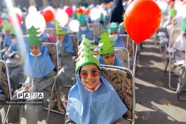 کاشت نهال به‌مناسبت روز درختکاری در مدرسه خدیجه شهرستان قرچک