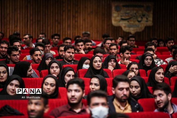 مراسم تجلیل از دانشجو معلمان برتر و سرآمد دانشگاه فرهنگیان