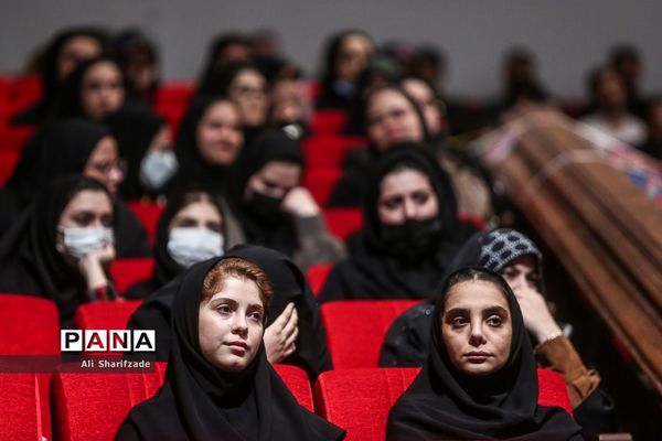 مراسم تجلیل از دانشجو معلمان برتر و سرآمد دانشگاه فرهنگیان