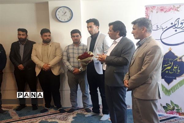 تجلیل ازکارمندان جوان اداره آموزش و پرورش ابرکوه