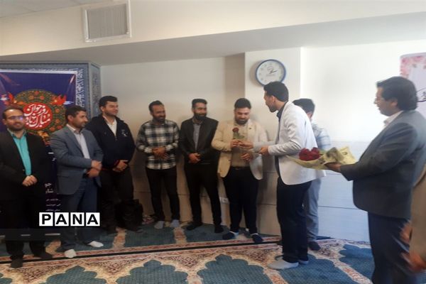 تجلیل ازکارمندان جوان اداره آموزش و پرورش ابرکوه