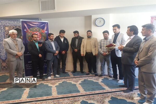 تجلیل ازکارمندان جوان اداره آموزش و پرورش ابرکوه