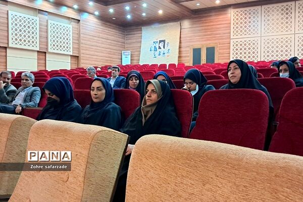 تقدیر از مربیان و معاونان پرورشی در آموزش و پرورش رودهن