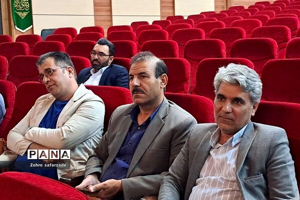 تقدیر از مربیان و معاونان پرورشی در آموزش و پرورش رودهن