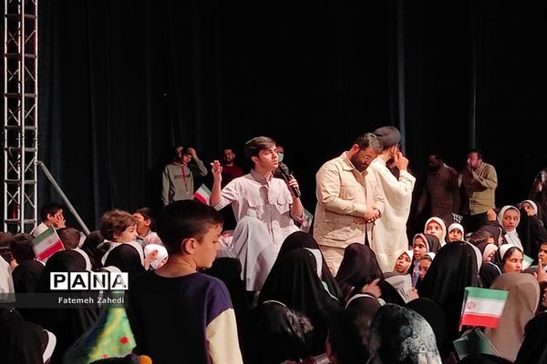 تجلیل از جوانان برگزیده استان فارس همزمان با جشن روز جوان و ولادت حضرت علی اکبر(ع)