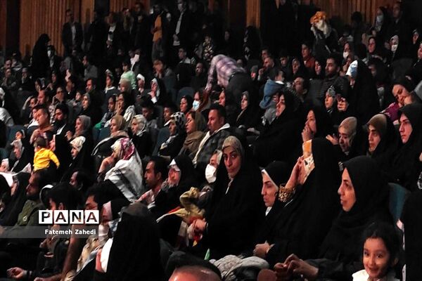 تجلیل از جوانان برگزیده استان فارس همزمان با جشن روز جوان و ولادت حضرت علی اکبر(ع)