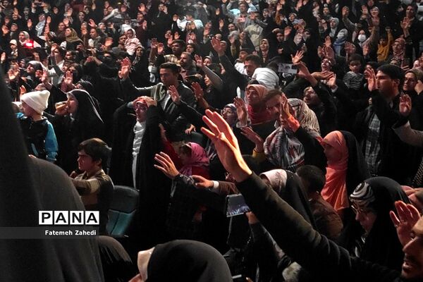 تجلیل از جوانان برگزیده استان فارس همزمان با جشن روز جوان و ولادت حضرت علی اکبر(ع)