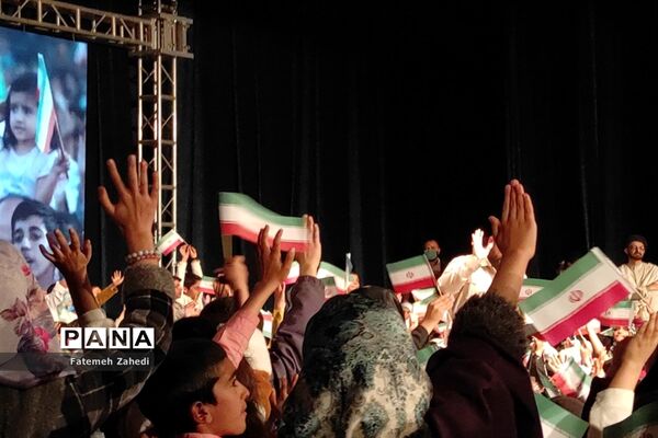 تجلیل از جوانان برگزیده استان فارس همزمان با جشن روز جوان و ولادت حضرت علی اکبر(ع)