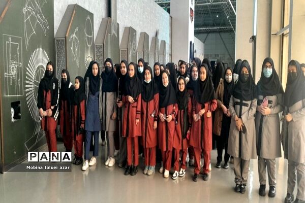 بازدید دانش‌آموزان بهارستانی از موزه ملی هوا فضا