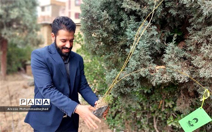 برگزاری جشن درختکاری در مدرسه خدیجه قرچک/فیلم