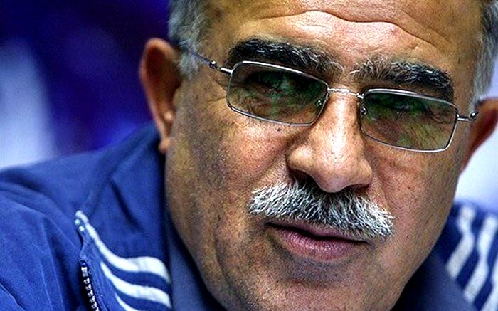 حسن روشن:  استقلال نیاز به مربی دارد نه دلقک