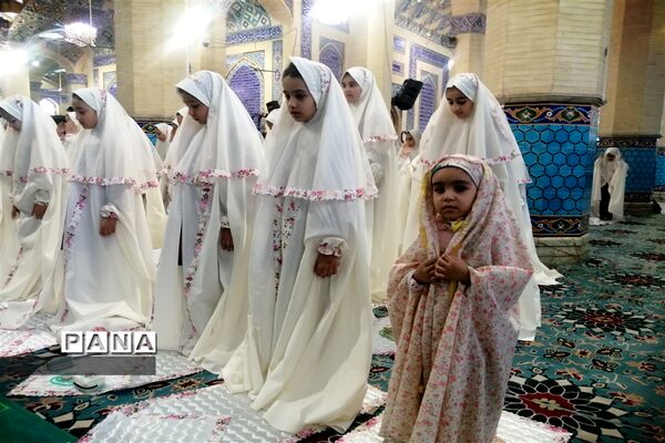 اولین اقامه نماز جماعت دختران نو‌تکلیف دبستان عالیه جبروتی یک ناحیه یک یزد