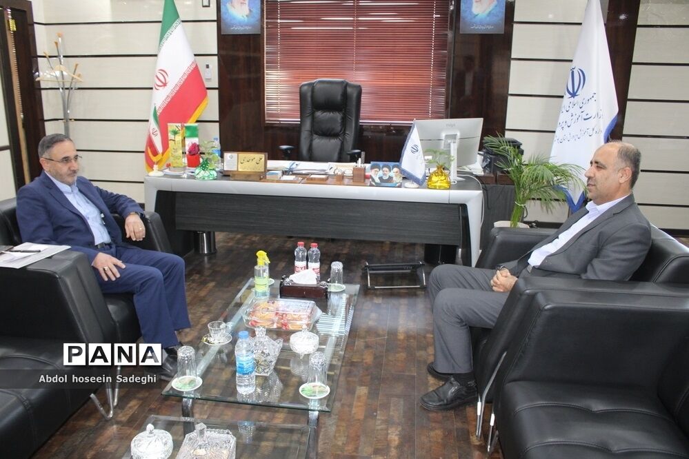 سومین روز فعالیت ستاد ارتباطات مردمی سفر ریاست جمهوری در آموزش و پرورش استان بوشهر