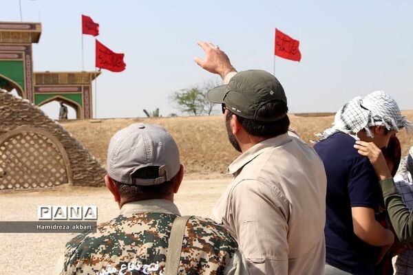 دانش‌آموزان پسر رودهن در اردوی راهیان نور