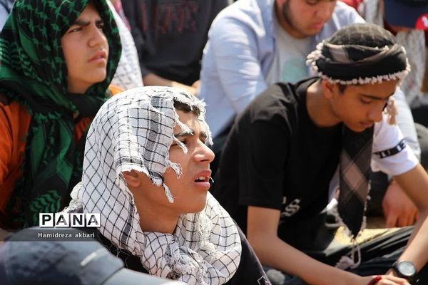 دانش‌آموزان پسر رودهن در اردوی راهیان نور