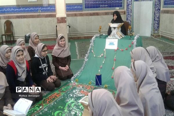 نماز جماعت و آموزش دستورات دینی درآموزشگاه شهید شرافت اسلامشهر