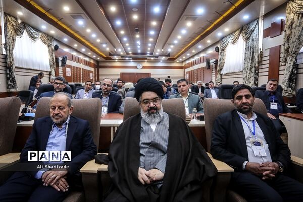نشست هم‌اندیشی قرارگاه جهادی گام دوم انقلاب