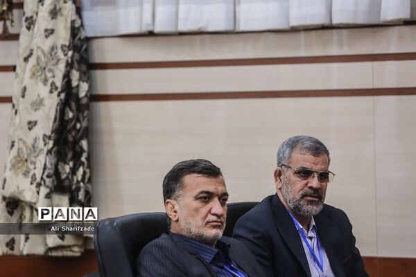 نشست هم‌اندیشی قرارگاه جهادی گام دوم انقلاب
