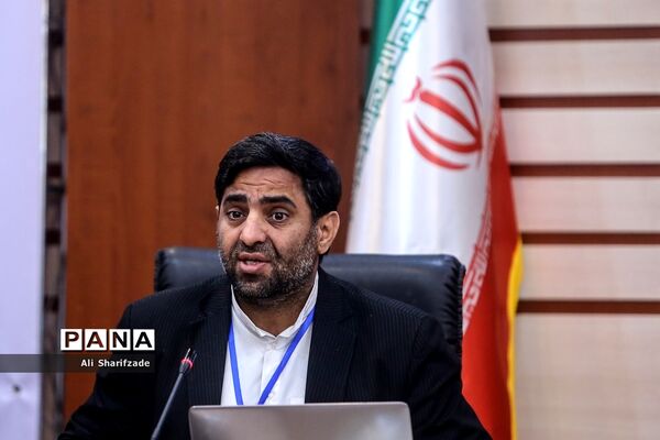 نشست هم‌اندیشی قرارگاه جهادی گام دوم انقلاب