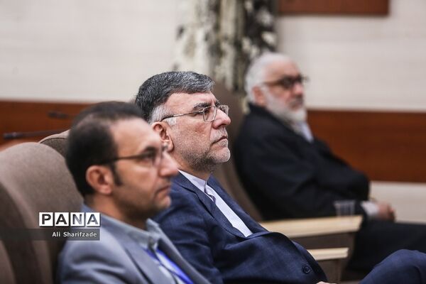 نشست هم‌اندیشی قرارگاه جهادی گام دوم انقلاب
