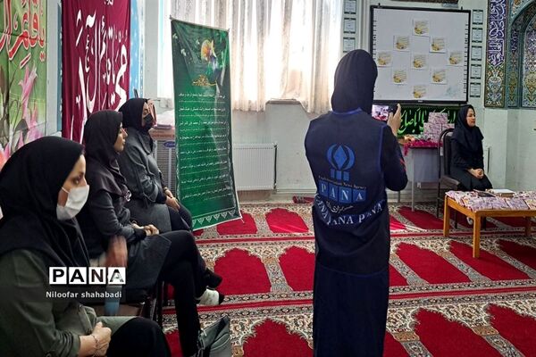 برگزاری جشن اعیاد شعبانیه و تقدیر از فعالان پرورشی در دبیرستان شهید همت ملارد