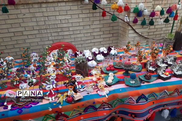 نمایشگاه دست‌ساخته و فروش محصولات پژوهش‌سرای‌جابربن‌حیان ناحیه یک شیراز