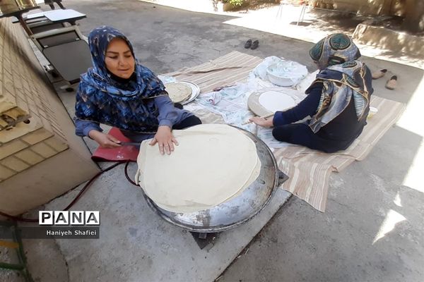 نمایشگاه دست‌ساخته و فروش محصولات پژوهش‌سرای‌جابربن‌حیان ناحیه یک شیراز