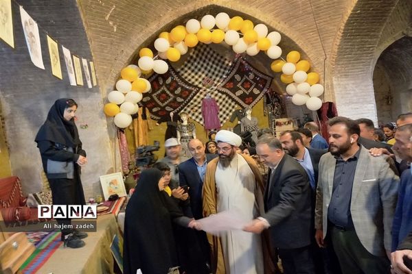 افتتاح جشنواره بومی محلی در کاروانسرای تاریخی کنارگرد بخش فشافویه