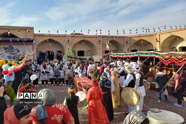افتتاح جشنواره بومی محلی در کاروانسرای تاریخی کنارگرد بخش فشافویه