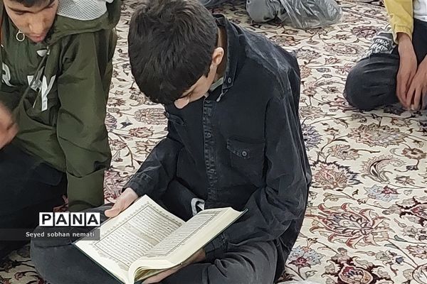 حال و هوای امام رضایی کاروان زیارت اولی‌ها در حرم مطهر امام رضا (ع)