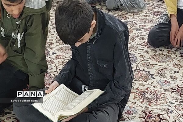 حال و هوای امام رضایی کاروان زیارت اولی‌ها در حرم مطهر امام رضا (ع)