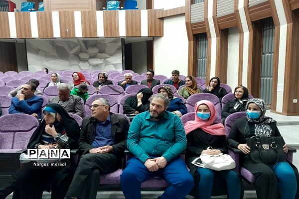 آیین رونمایی از کتاب‌های نویسندگان صفادشت
