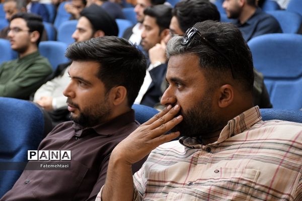 نشست صمیمی استاندار خوزستان با جوانان فرهیخته