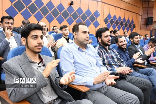 نشست صمیمی استاندار خوزستان با جوانان فرهیخته