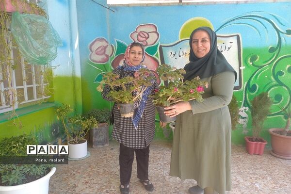کاشت نهال در مدارس شهید همت و شکوفه‌های دانش ملارد