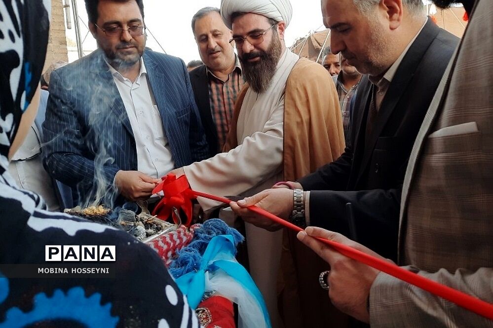 افتتاحیه جشنواره اقوام ایرانی در کاروانسرای عباسی فشافویه