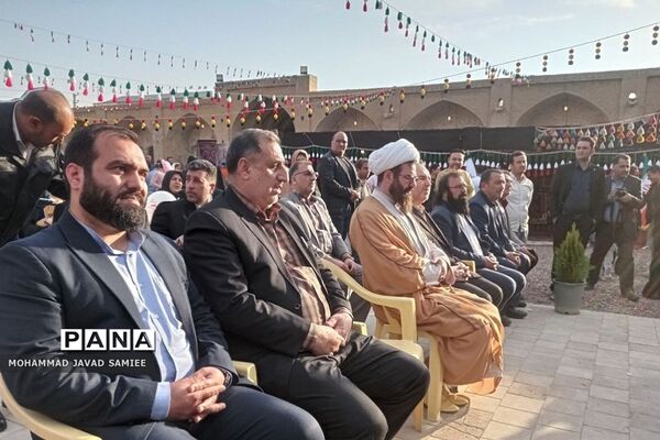 افتتاحیه جشنواره اقوام ایرانی در کاروانسرای عباسی فشافویه