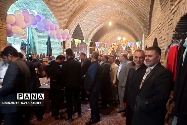 افتتاحیه جشنواره اقوام ایرانی در کاروانسرای عباسی فشافویه