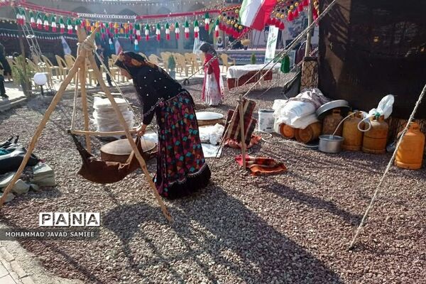 افتتاحیه جشنواره اقوام ایرانی در کاروانسرای عباسی فشافویه