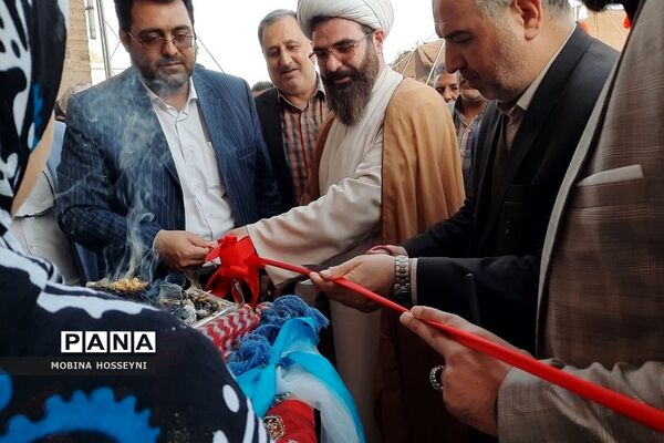 افتتاحیه جشنواره اقوام ایرانی در کاروانسرای عباسی فشافویه