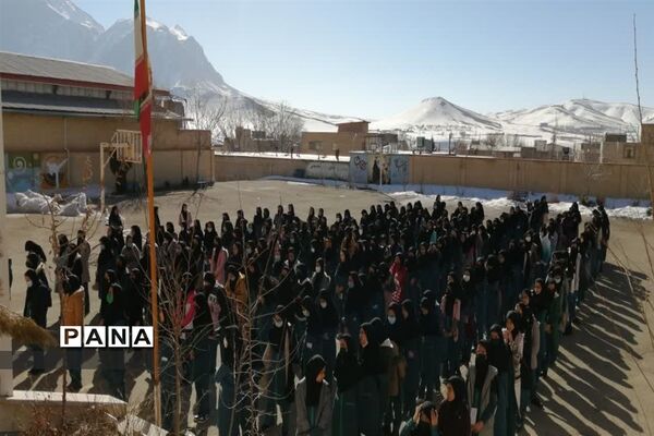 برگزاری جشن نیکوکاری در آموزشگاه دخترانه آیت‌الله کاشانی داران