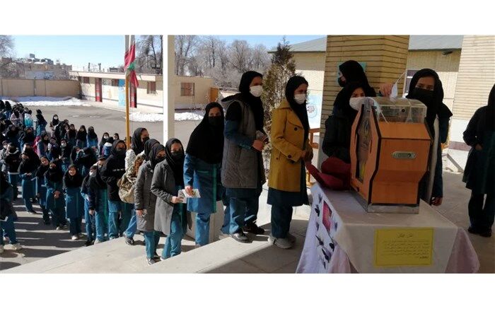 برگزاری جشن نیکوکاری در آموزشگاه دخترانه آیت‌الله کاشانی داران/ فیلم