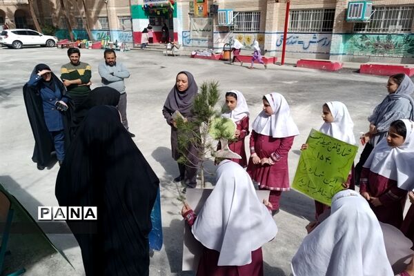 مراسم روز درختکاری در مدرسه پروین اعتصامی شهرستان قدس