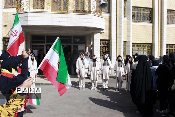 مراسم جشن نیکوکاری در دبیرستان شاهد اطهر ناحیه 1 زنجان