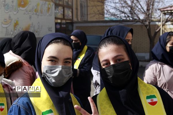 مراسم جشن نیکوکاری در دبیرستان شاهد اطهر ناحیه 1 زنجان